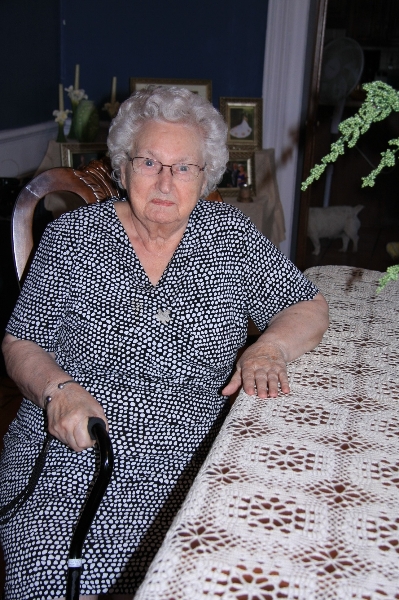 mom-and-tablecloth-2