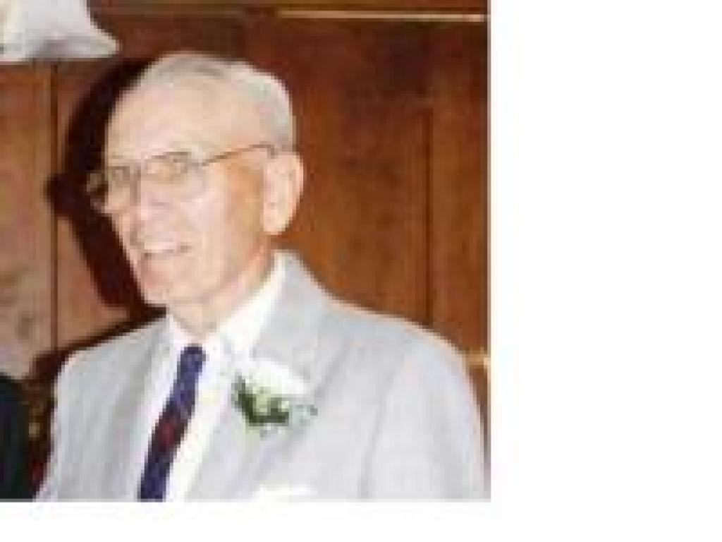 Robert Edwin  McMiIIan