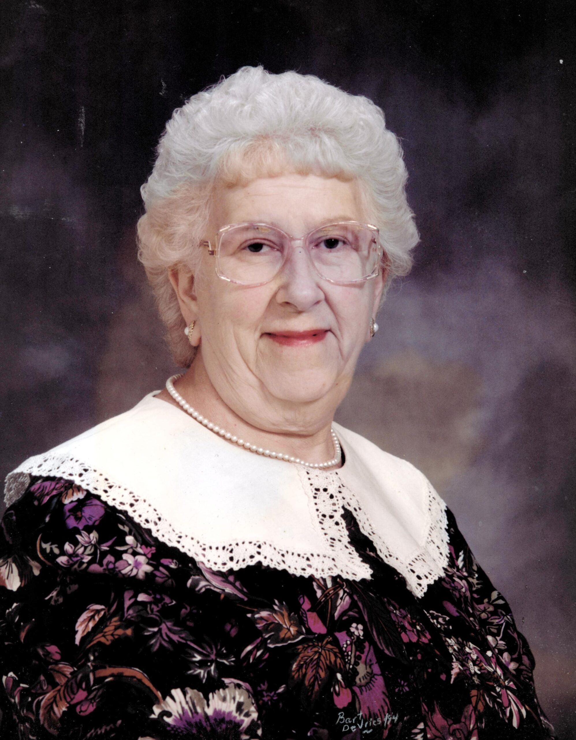LUTHER: Marguerite Elva (Daters) LUTHER: Marguerite Elva (Daters)