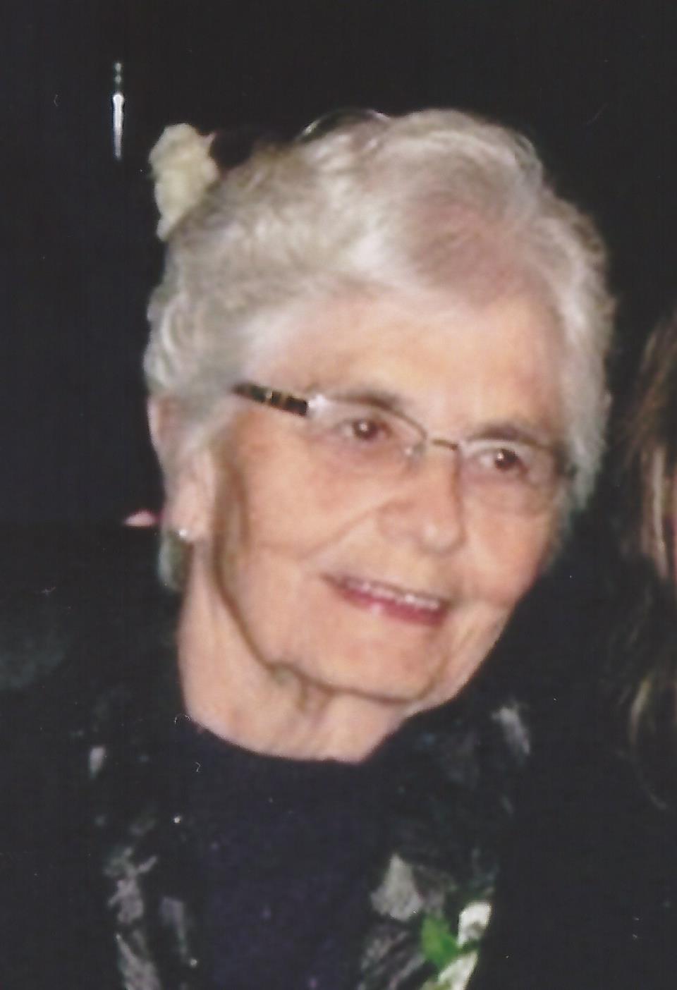 DATERS: Doreen Elizabeth (Hendrick)