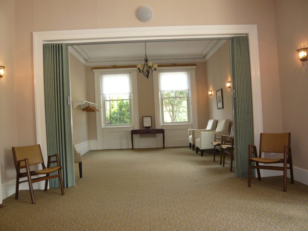 web site photos bay window side